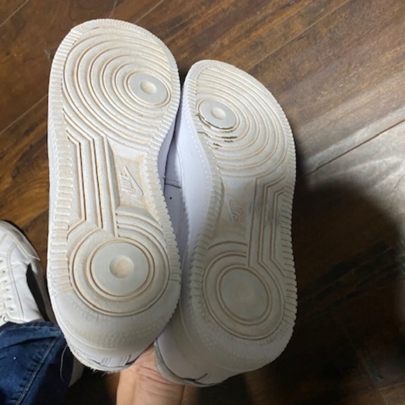 Nike Air Force Shoes - Picture 4 of 6